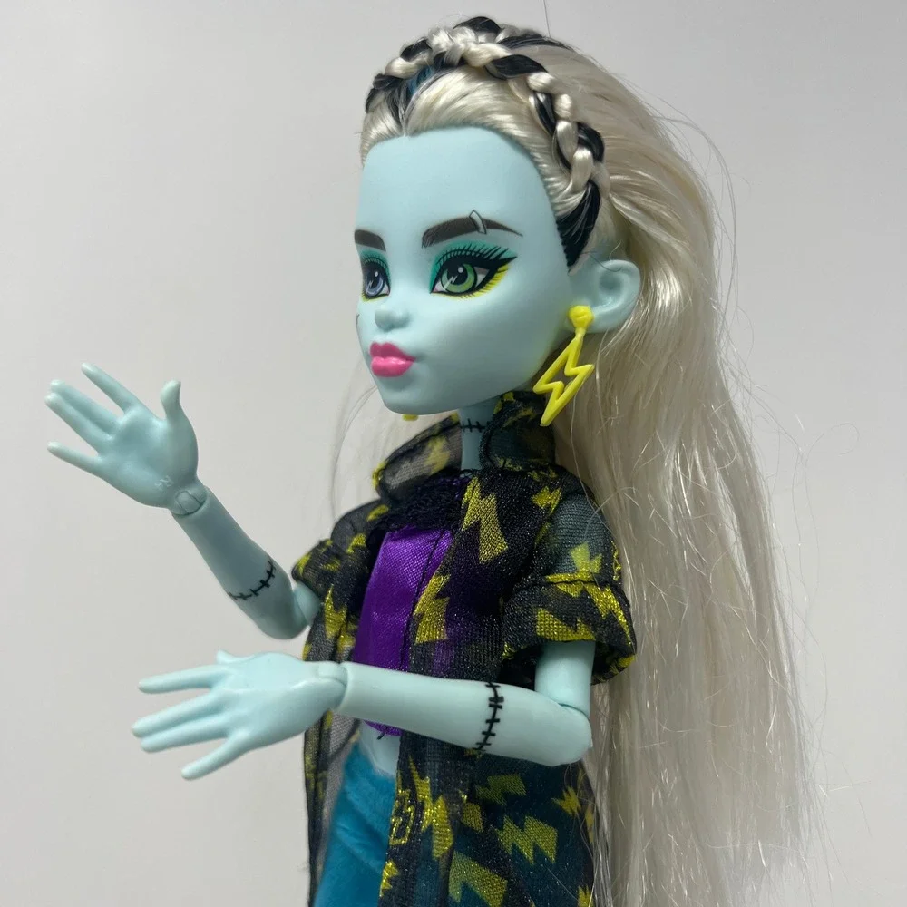 Monster High Frankie Stein G3 Doll Blue Purple Lightning‎ Bolt Fashion 2022